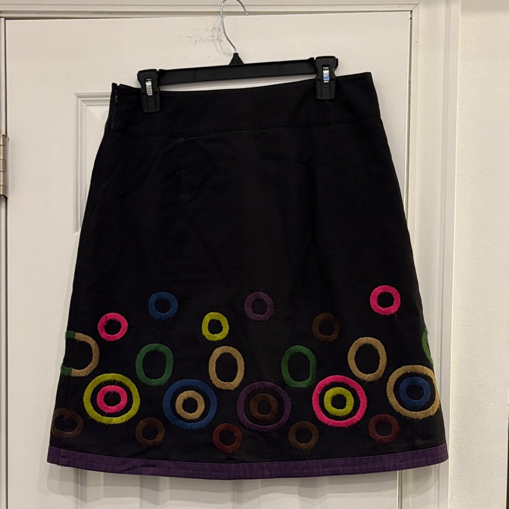 Vintage Boden A-line Black Skirt
Embroidered Colorful Art To Wear - Picture 8 of 8